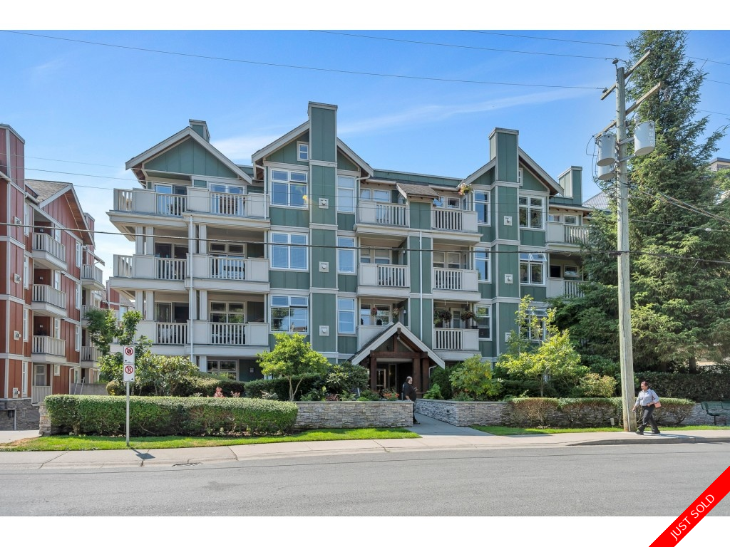 King George Corridor Apartment/Condo for sale:  1 bedroom 806 sq.ft. (Listed 2021-08-04)